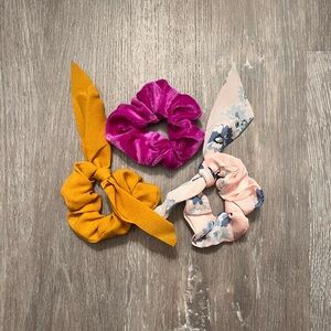NWOT Orange and Pink Hair Accessories Scrunchies